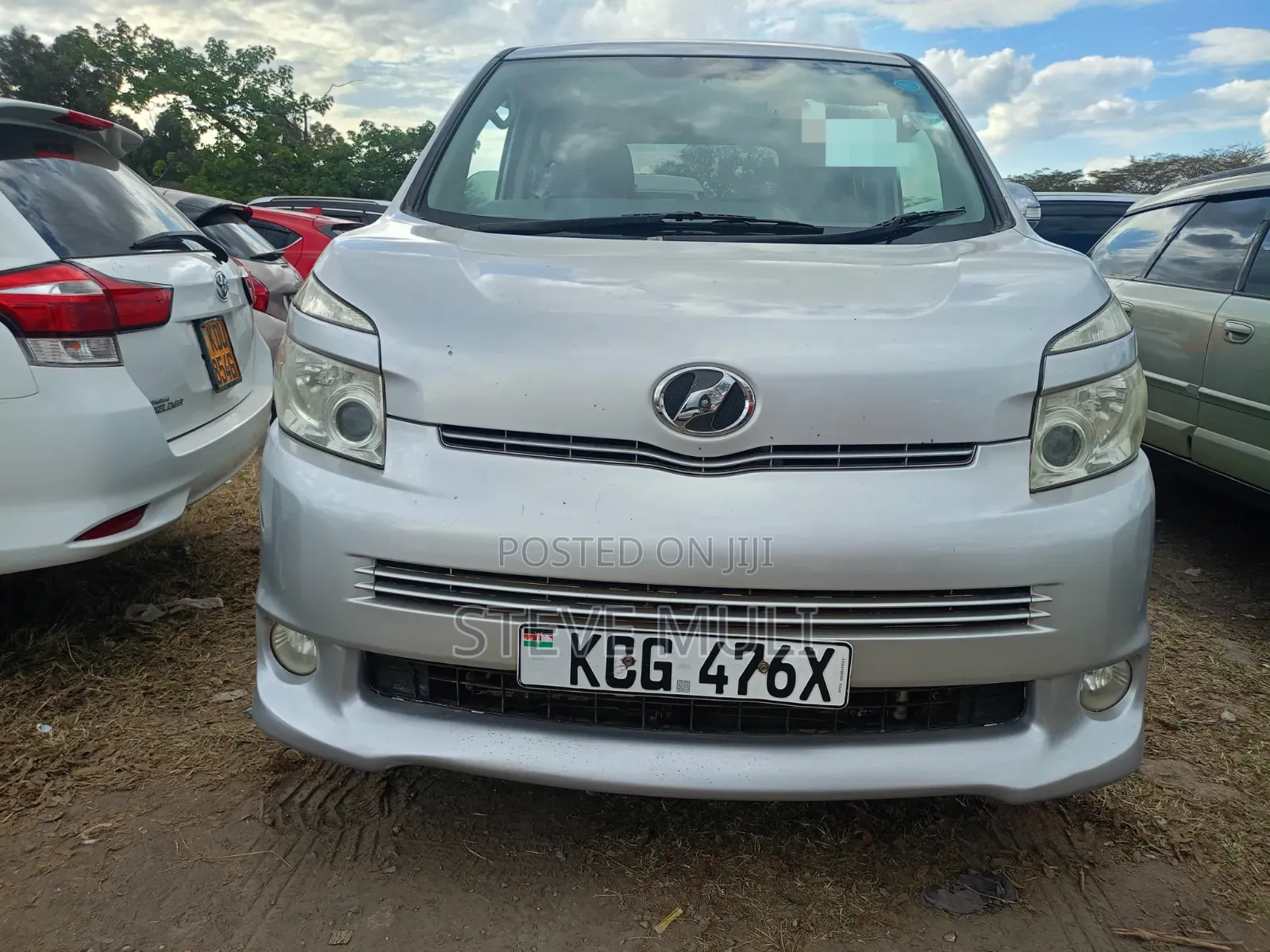 Toyota Voxy 2009 Silver