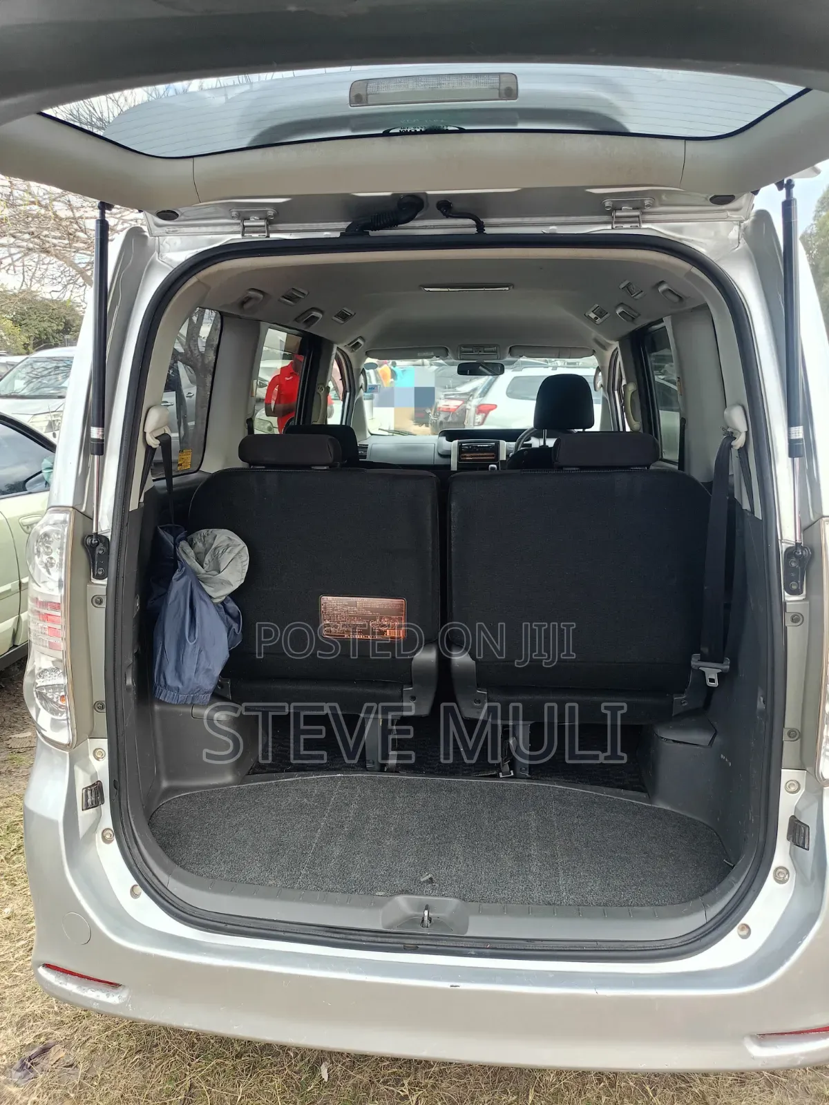 Toyota Voxy 2009 Silver