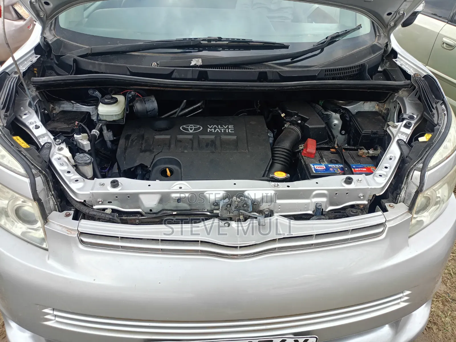 Toyota Voxy 2009 Silver