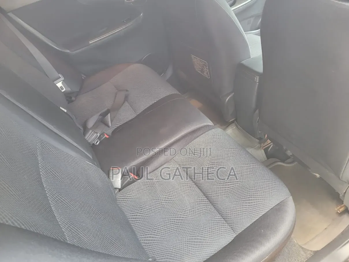 Toyota Corolla Fielder 2011 Silver