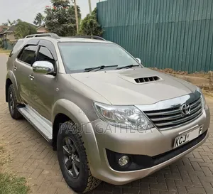 Toyota Fortuner 2009 Gold