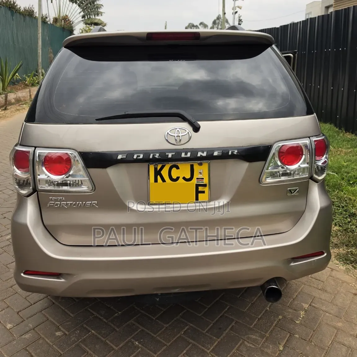 Toyota Fortuner 2009 Gold
