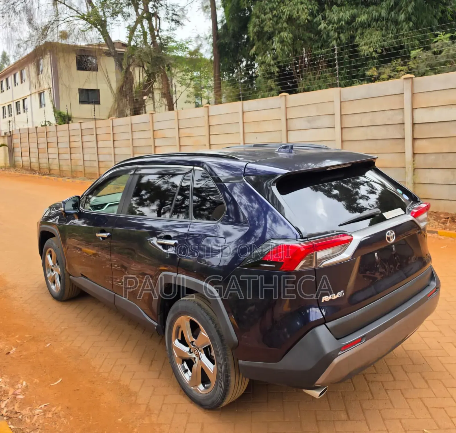 Toyota RAV4 2022 Blue