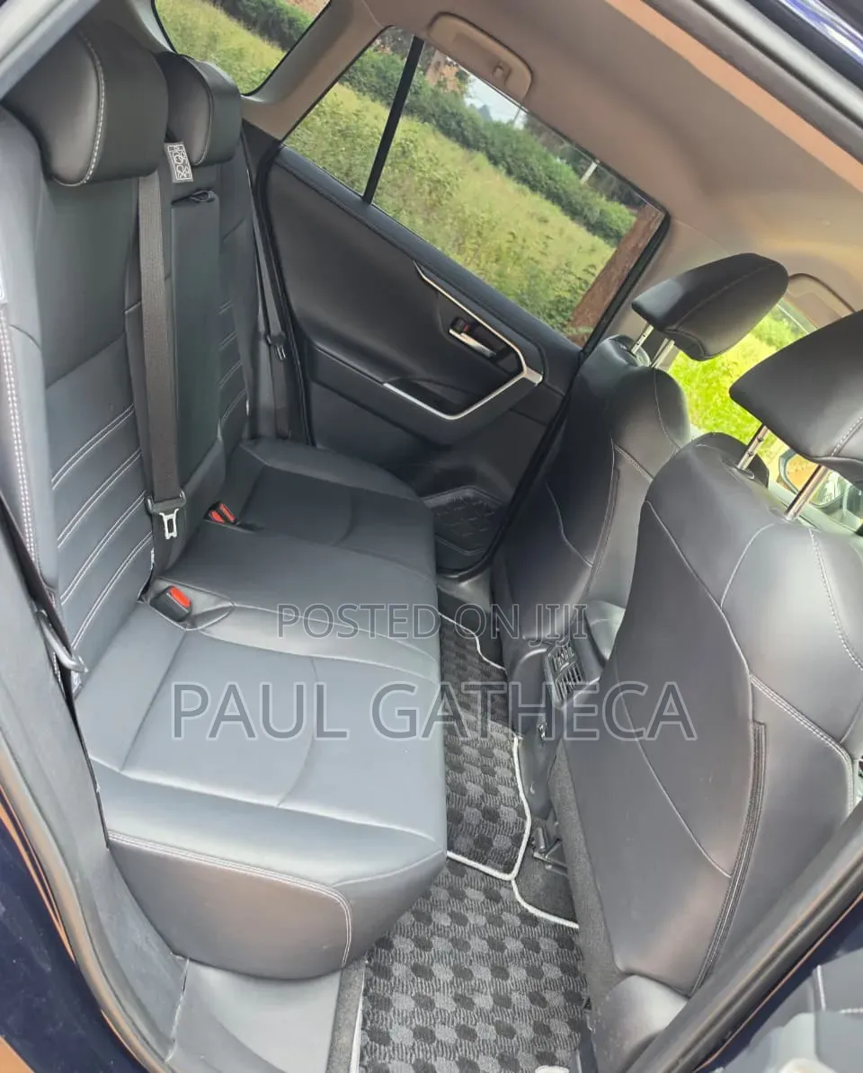 Toyota RAV4 2022 Blue