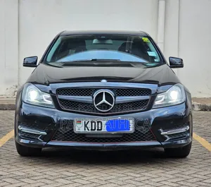 Mercedes-Benz C200 2014 Black
