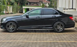 Mercedes-Benz C200 2014 Black