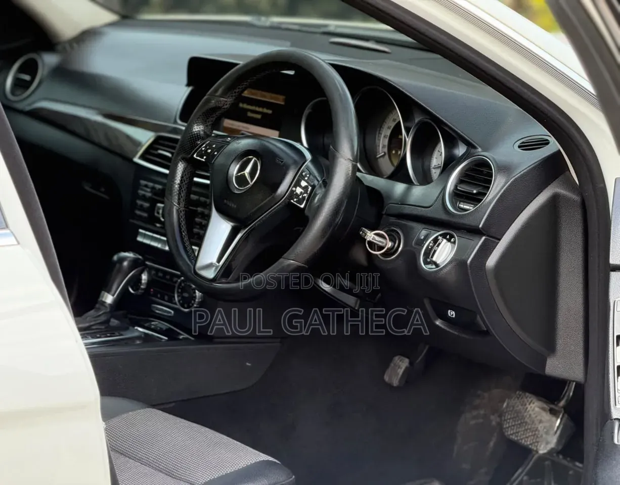 Mercedes-Benz C200 2011 White