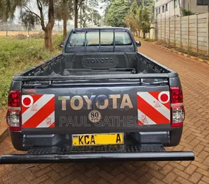 Toyota Hilux 2014 Gray