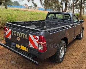 Toyota Hilux 2014 Gray