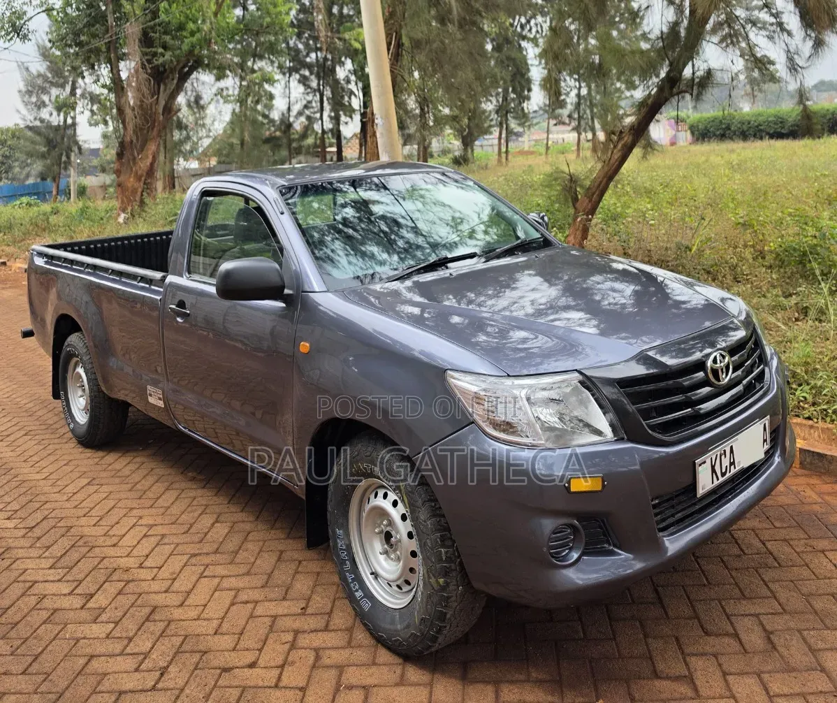 Toyota Hilux 2014 Gray