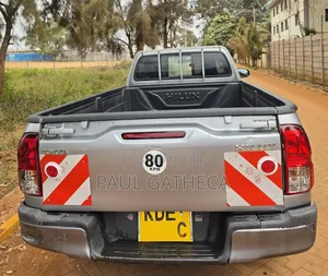Toyota Hilux 2021 Gray