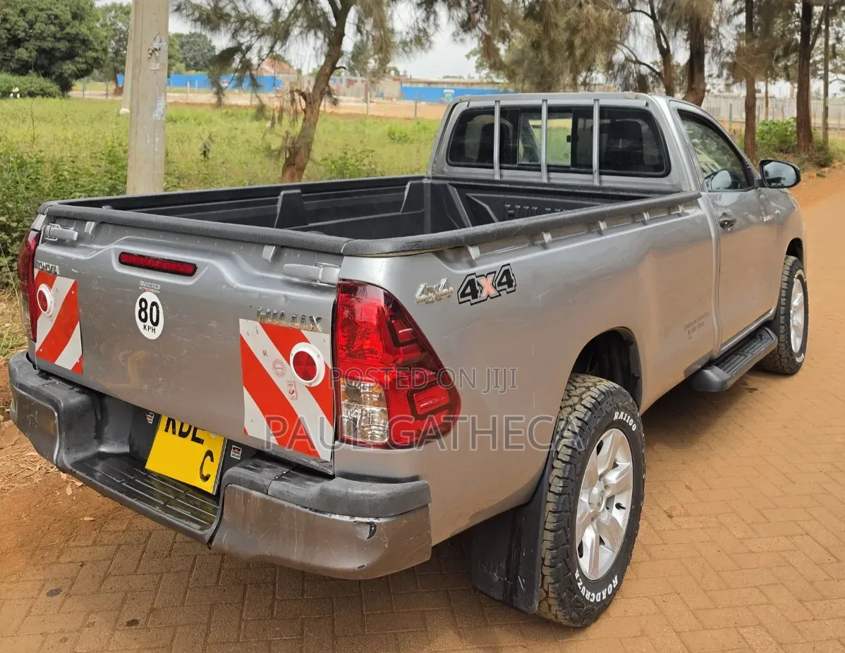 Toyota Hilux 2021 Gray
