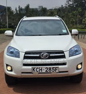 Toyota RAV4 2011 White