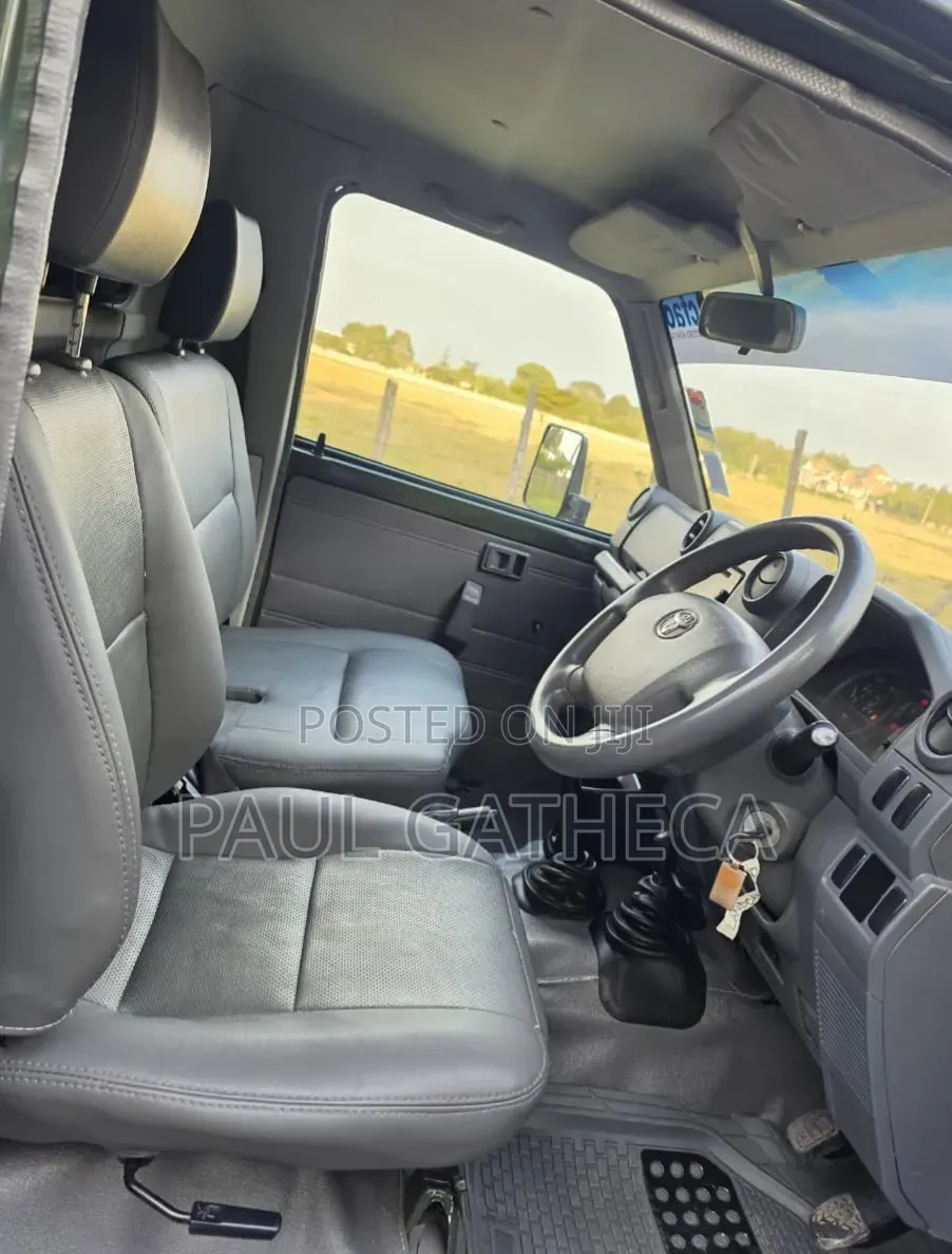 Isuzu D-MAX 2011 White