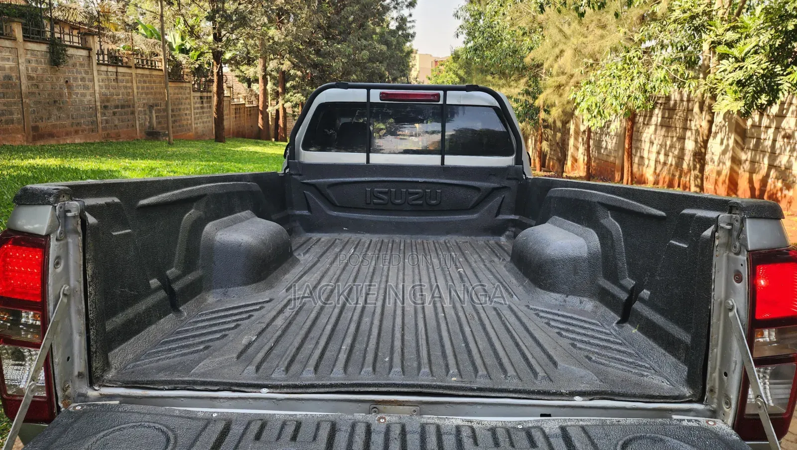 Isuzu D-MAX 2014 Gray