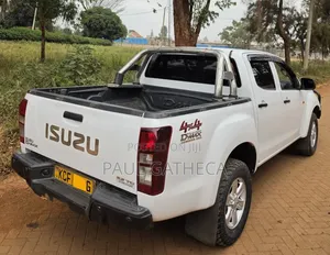 Isuzu D-MAX 2015 White