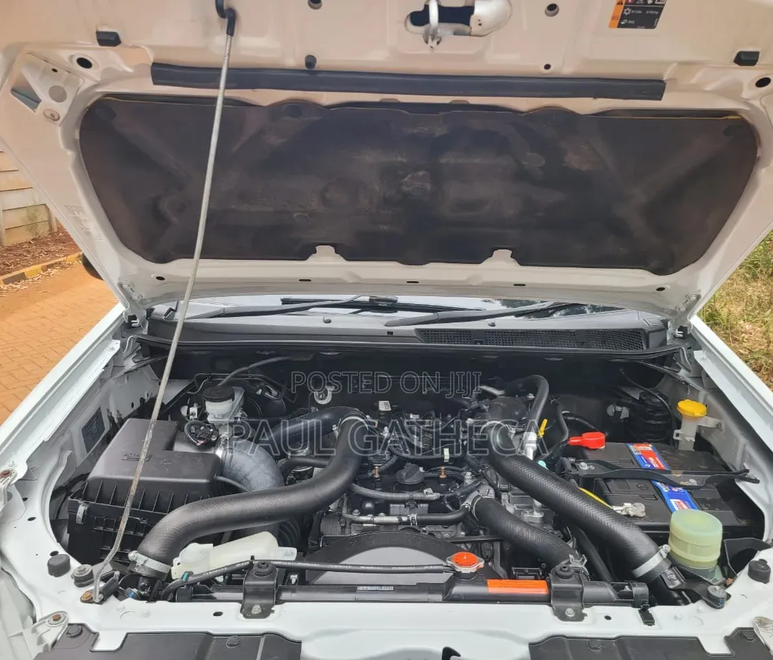 Isuzu D-MAX 2015 White