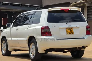 Toyota Kluger 2004 White