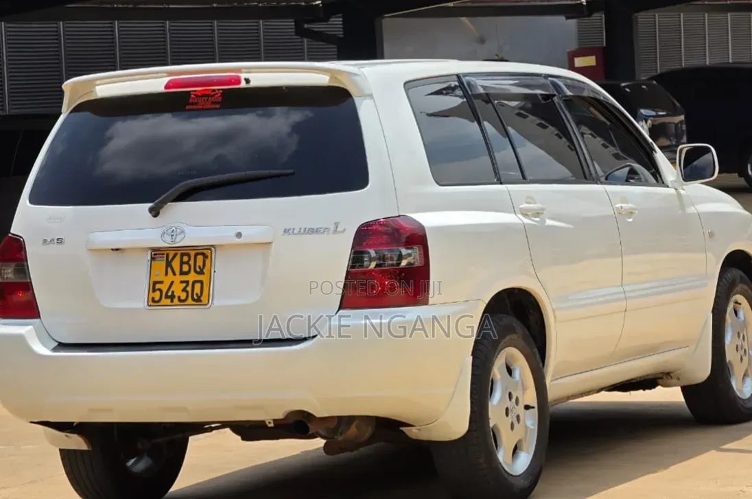 Toyota Kluger 2004 White