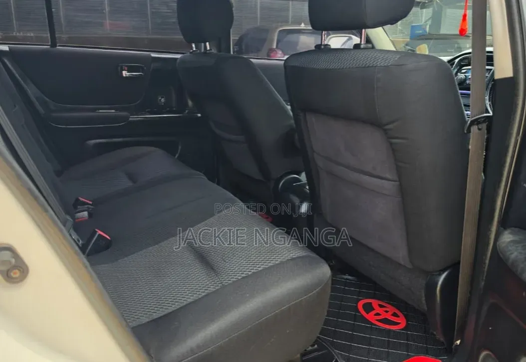 Toyota Kluger 2004 White