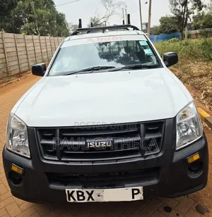 Isuzu D-MAX 2013 White