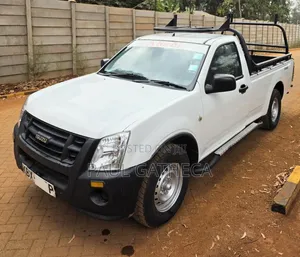 Isuzu D-MAX 2013 White
