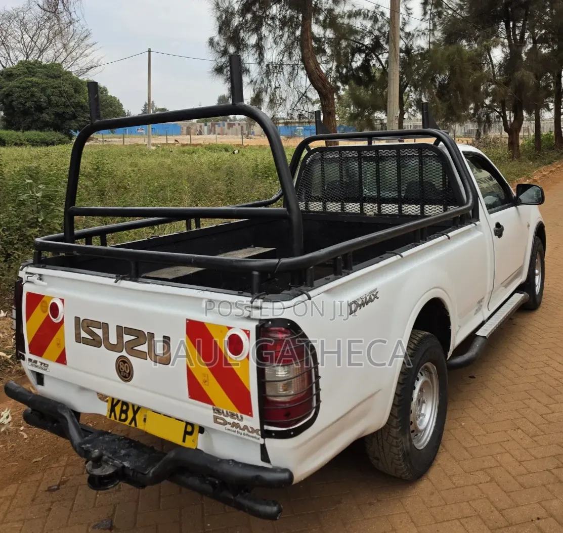 Isuzu D-MAX 2013 White