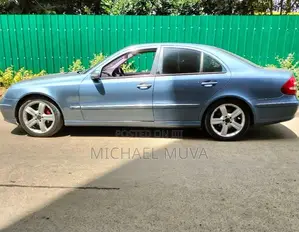 Mercedes-Benz E280 2005 Blue
