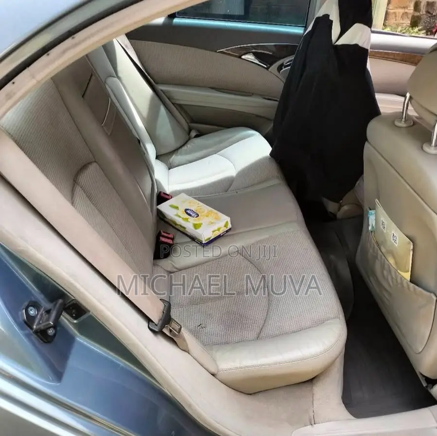 Mercedes-Benz E280 2005 Blue