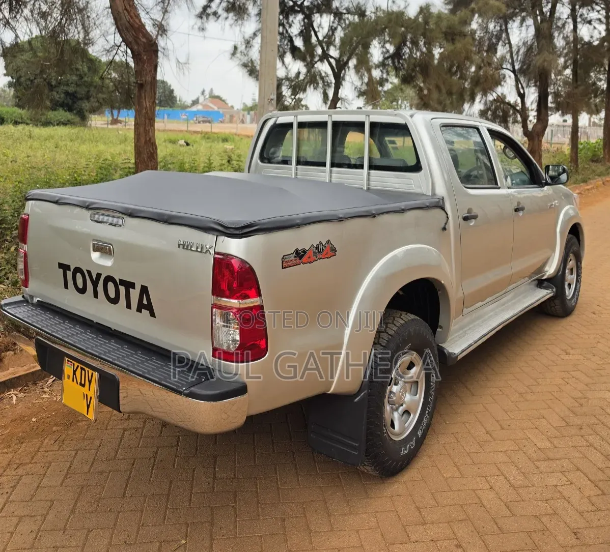 Toyota Hilux 2012 Gold