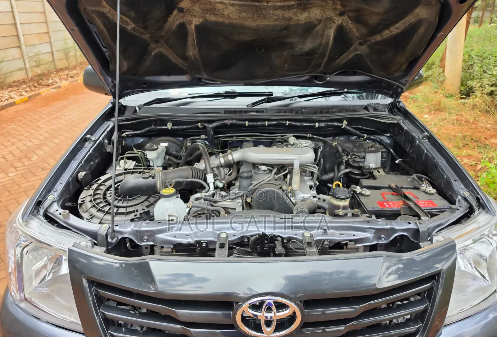 Toyota Hilux 2012 Gold