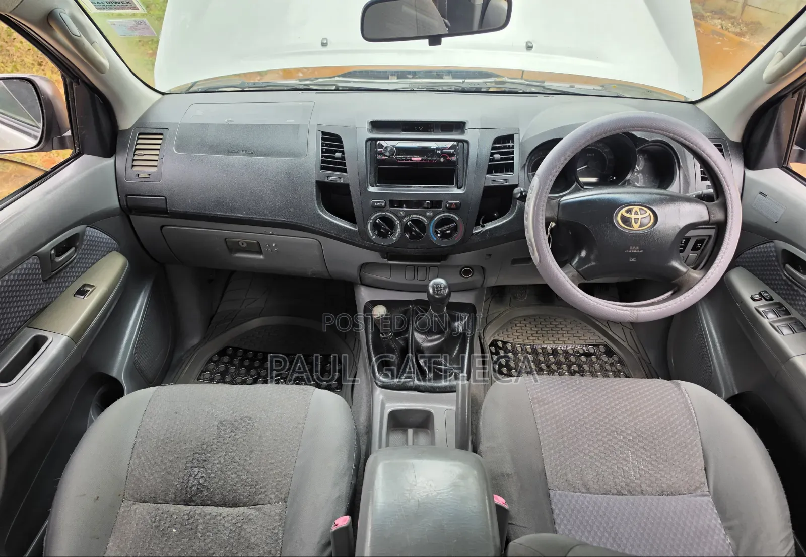 Toyota Hilux 2012 Gold