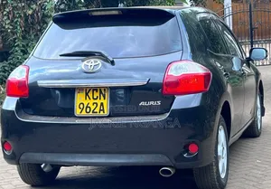 Toyota Auris 2011 Black