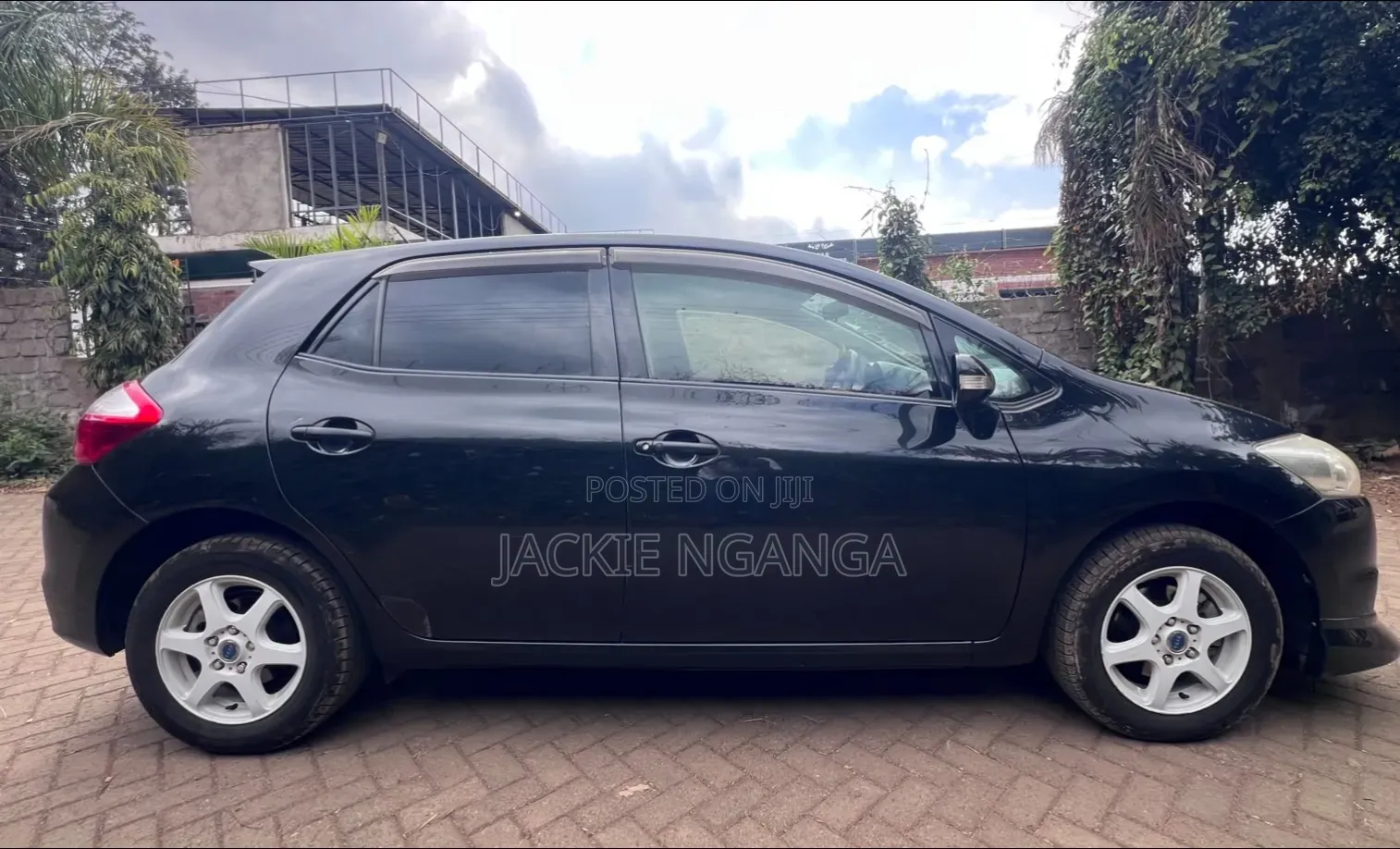 Toyota Auris 2011 Black