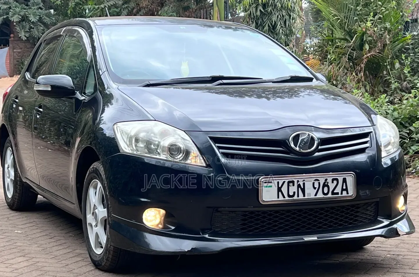 Toyota Auris 2011 Black