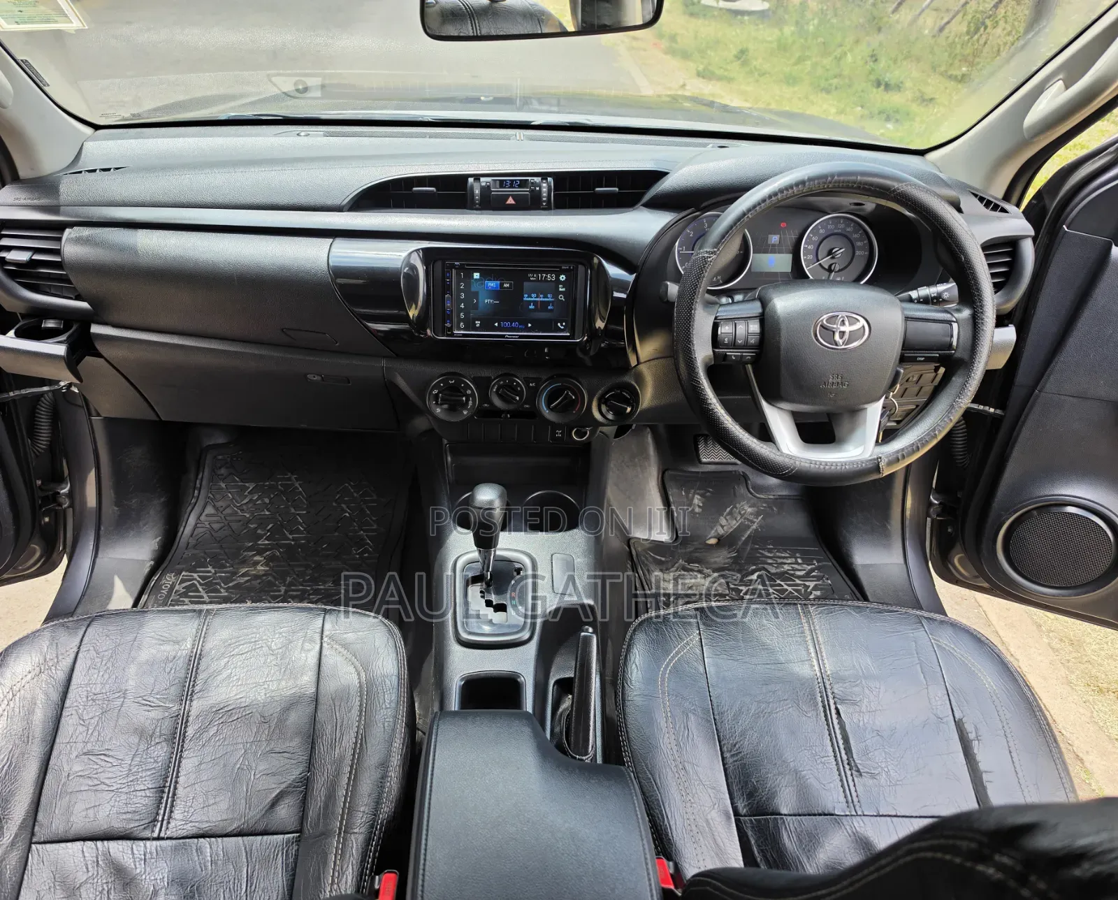 Toyota Hilux 2020 Gray