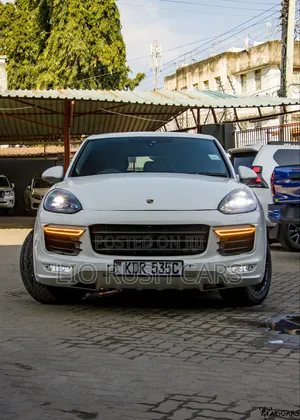 Porsche Cayenne 2017 White