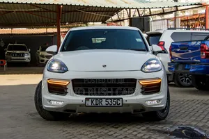 Porsche Cayenne 2017 White