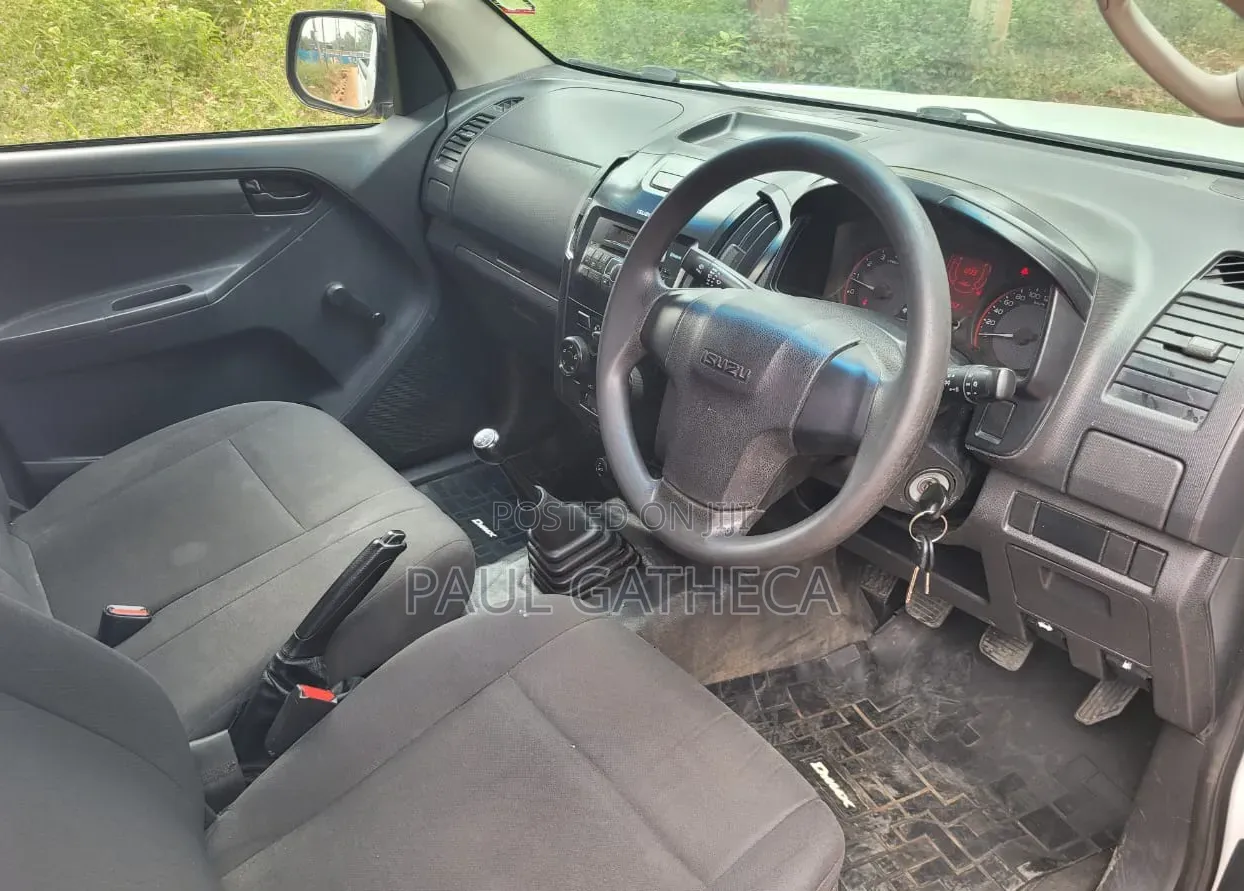Isuzu D-MAX 2025 White