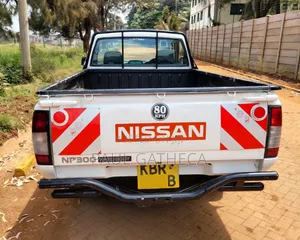 Nissan Hardbody 2010 White