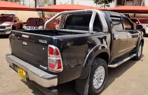 Toyota Hilux 3.0 D-4D 4x4 2012 Black