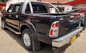 Toyota Hilux 3.0 D-4D 4x4 2012 Black