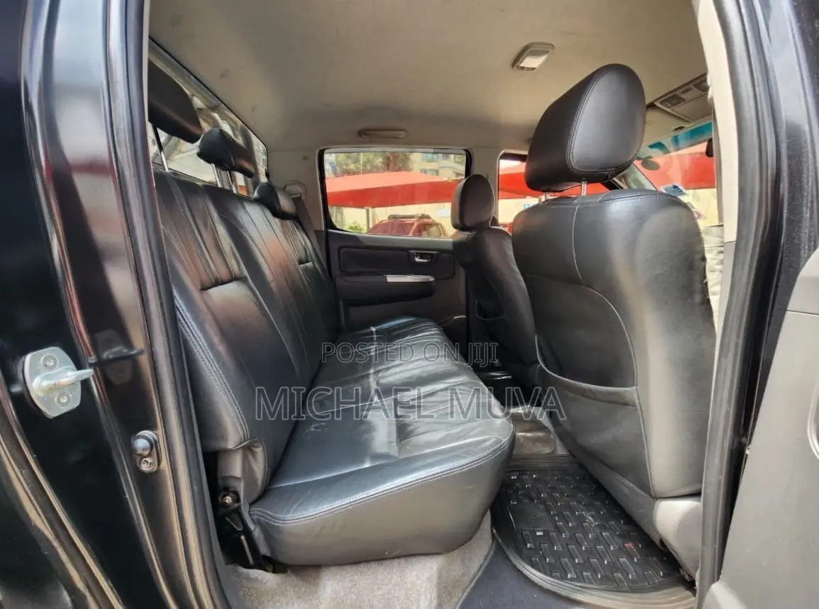 Toyota Hilux 3.0 D-4D 4x4 2012 Black