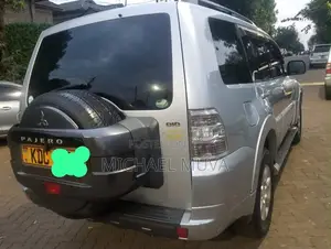 Mitsubishi Pajero V90 3.2 DI-D GLS/GLX 2015 Silver