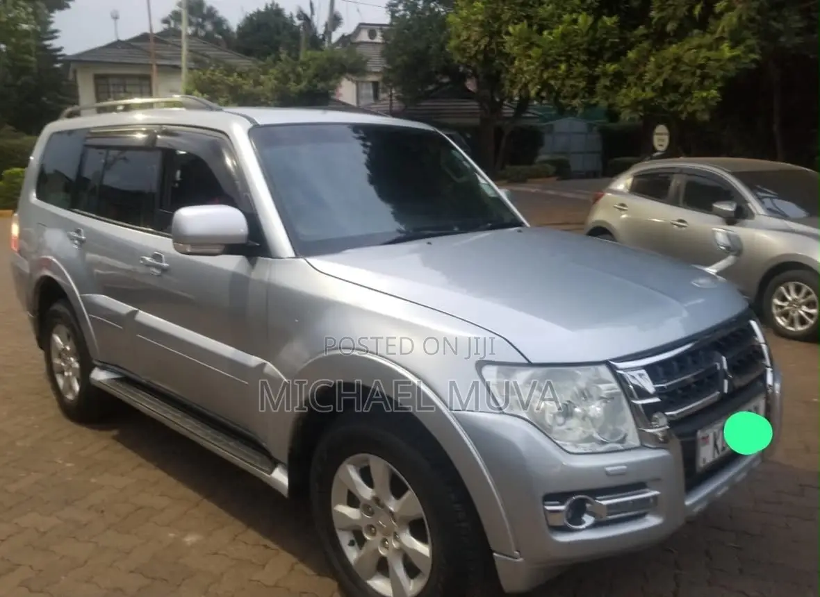 Mitsubishi Pajero V90 3.2 DI-D GLS/GLX 2015 Silver