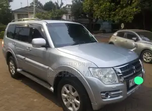 Mitsubishi Pajero V90 3.2 DI-D GLS/GLX 2015 Silver