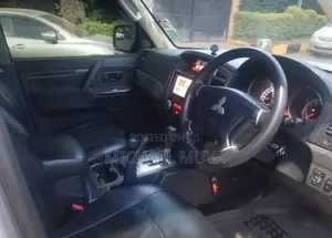 Mitsubishi Pajero V90 3.2 DI-D GLS/GLX 2015 Silver