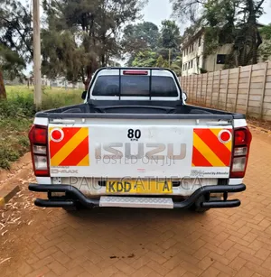 Isuzu D-MAX 2021 White