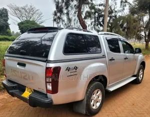 Isuzu D-MAX 2023 Silver