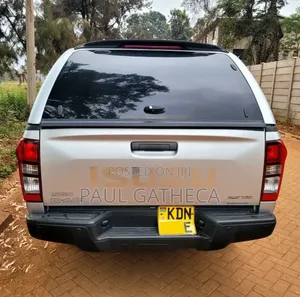 Isuzu D-MAX 2023 Silver